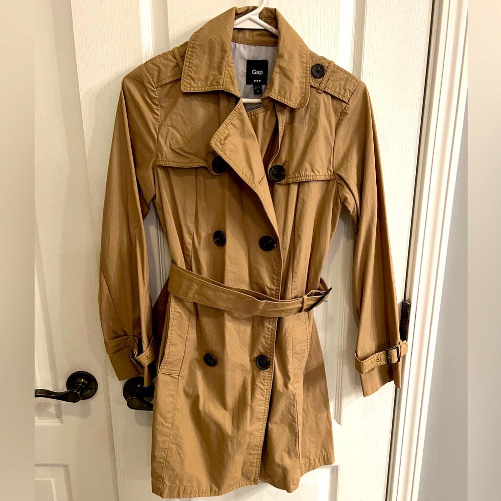Women’s Gap trench coat XS